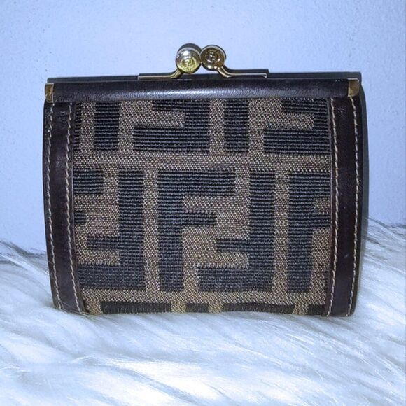 Fendi zucca vintage kisslock wallet EUC - Picture 2 of 5